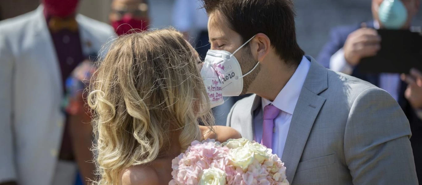 Lockdown: Τι αλλάζει στις κηδείες - Τι ισχύει για τους γάμους και τις βαφτίσεις